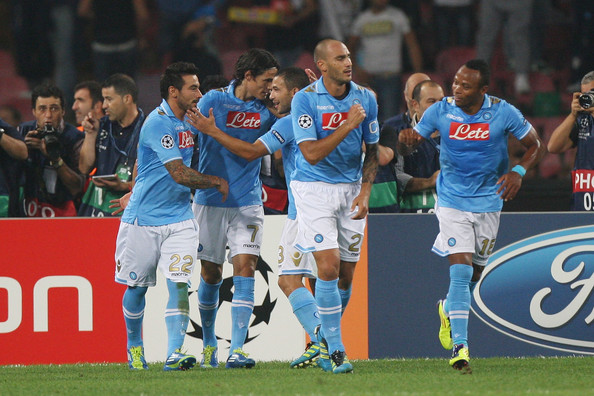 Rất khó để Viktoria Plzen có thể cản bước Napoli (áo xanh)