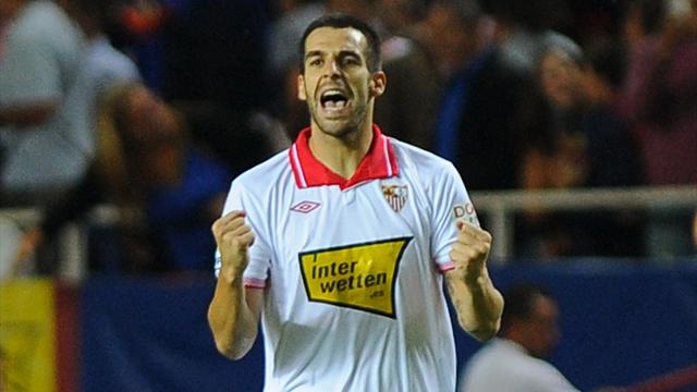 Negredo xuất sắc lập hat-trick, góp công lớn trong chiến thắng của Sevilla