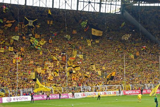 Sức nóng của Signal Iduna Park có thể thiêu đốt những con tim cứng rắn nhất