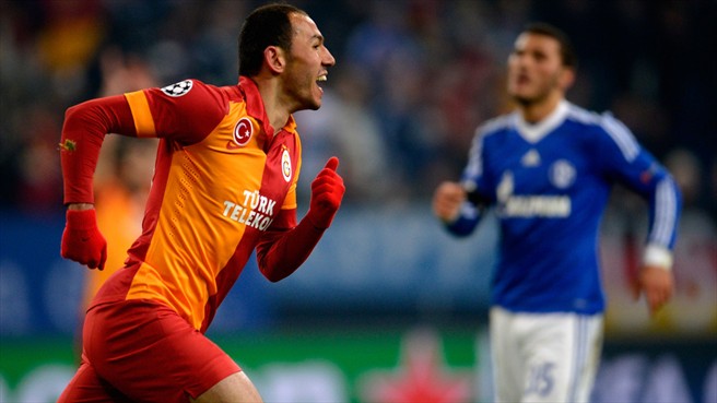 Nhưng Bulut đã nhấn chìm mọi nỗ lực của Hoàng đế xanh Schalke