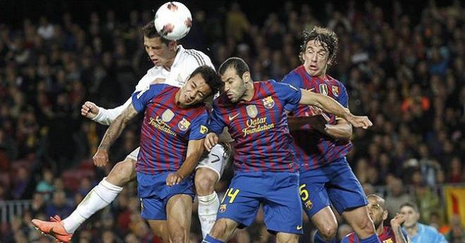 Barca luôn chống bóng bổng rất kém