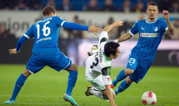 Hoffenheim mà Wolfsburg (giữa) còn không vượt qua nổi