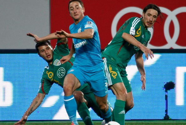 Phong độ gần đây của FC Terek Groznyi (sau) là không tốt