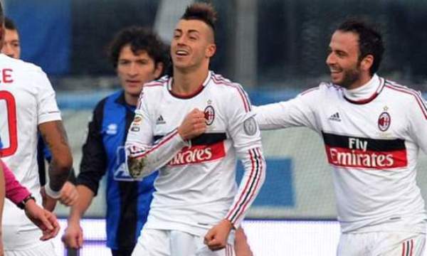 Lại một lần nữa El Shaarawy (giữa) cứu AC Milan