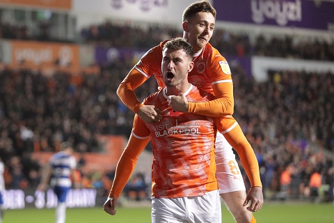 Nhận định dự đoán Crawley Town vs Blackpool 23h30 ngày 10/8