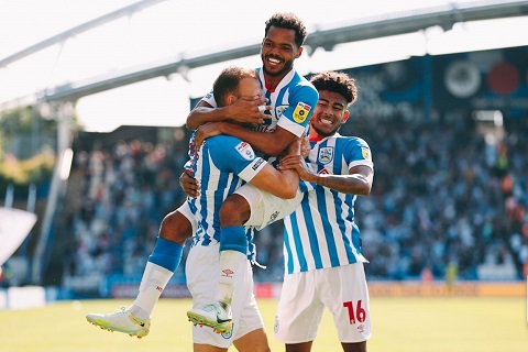 Nhận định dự đoán Huddersfield Town vs Stevenage Borough 21h ngày 17/8