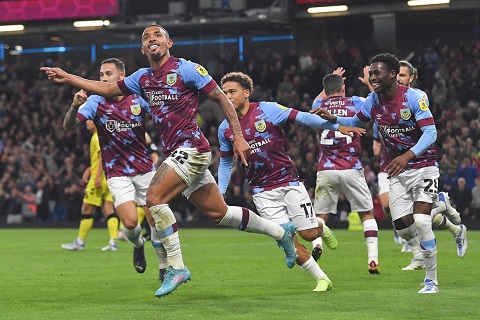 Phân tích Burnley vs Oxford United 2h45 ngày 5/2