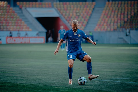 Nhận định dự đoán Puszcza Niepolomice vs Stal Mielec 0h ngày 13/5
