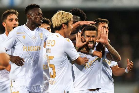 Phân tích Sporting Lisbon vs Vitoria Guimaraes 0h ngày 18/5