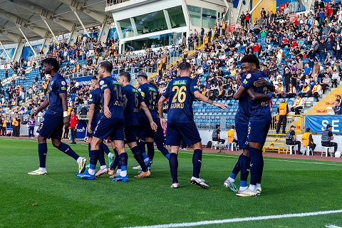 Phân tích Gaziantep Buyuksehir Belediyesi vs Kasimpasa 23h ngày 24/5