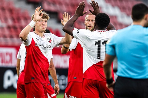Nhận định dự đoán Utrecht vs Sporting Charleroi 21h ngày 18/7