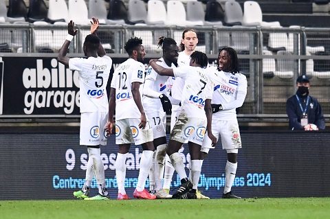 Phân tích Saint-Etienne vs Amiens 1h ngày 10/5