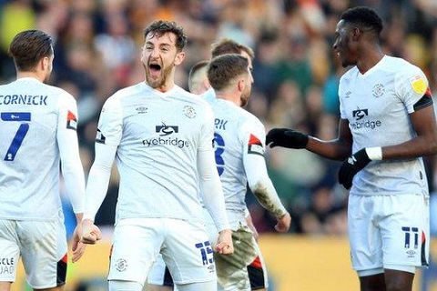 Phân tích Reading vs Luton Town 18h30 ngày 15/8