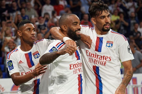 Phân tích Fenerbahce vs Lyon 2h ngày 19/8