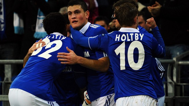Schalke 2-1 Steaua Bucuresti (Highlight bảng J, Europa League 2011-2012) 