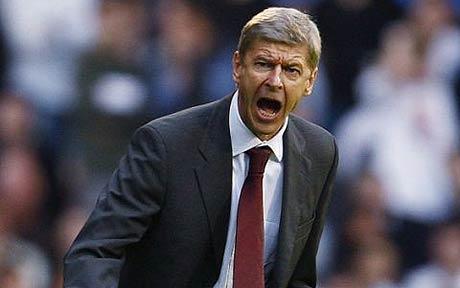 Tình huống khó hiểu phút 12 khiến Arsene Wenger nổi đóa với trọng tài