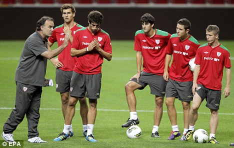 Ath Bilbao và Schalke 04 trước trận lượt về tứ kết Europa League