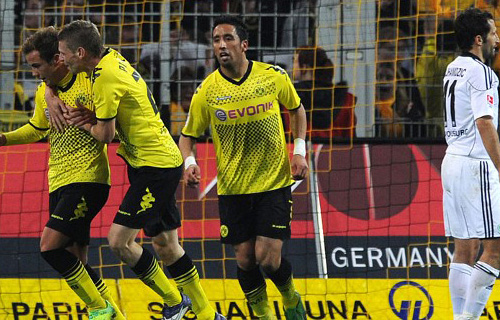 Dortmund 5-1 Wolfsburg: Phả hơi nóng vào gáy 'Hùm xám'! 