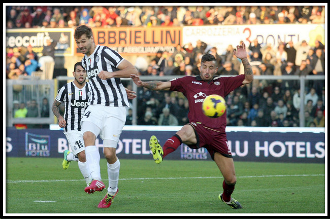 Bóng đá - Phân tích kèo bóng đá Ý vòng 32: Juventus vs Livorno