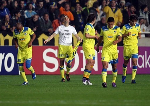 APOEL Nicosia 1-0 Lyon (Highlight lượt về vòng 1:8, Champions League 2011-2012)