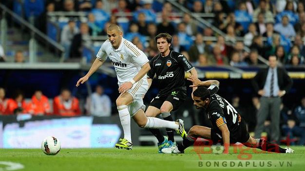 Real Madrid 0-0 Valencia (Highlight vòng 31, La Liga 2011-2012)