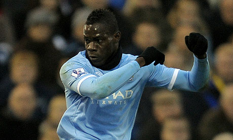 Những khoảng khắc đáng nhớ của Balotelli mùa bóng 2010/11