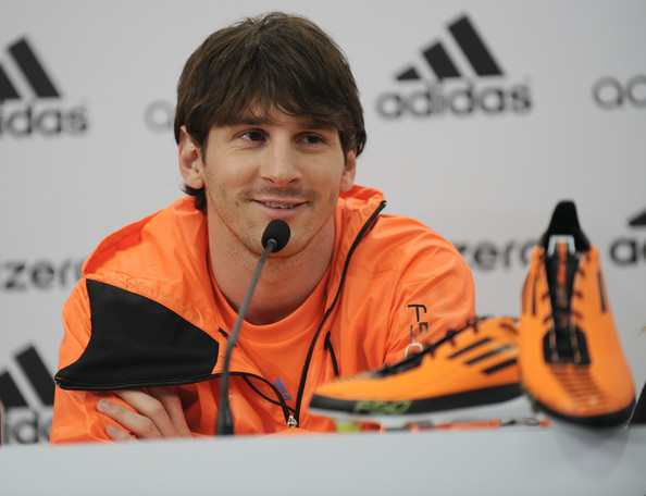 Messi tri ân người hâm mộ trong đoạn clip mới nhất của Adidas