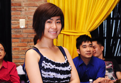 Lương Bích Hữu tái xuất sau tin đồn 'cướp chồng' 