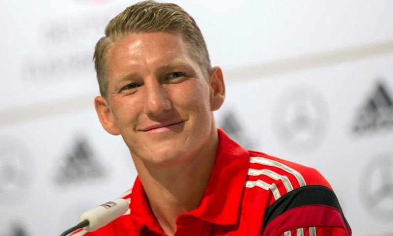 Bóng đá -  Fan Chelsea hồ hởi ủng hộ Schweinsteiger chuyển đến MU