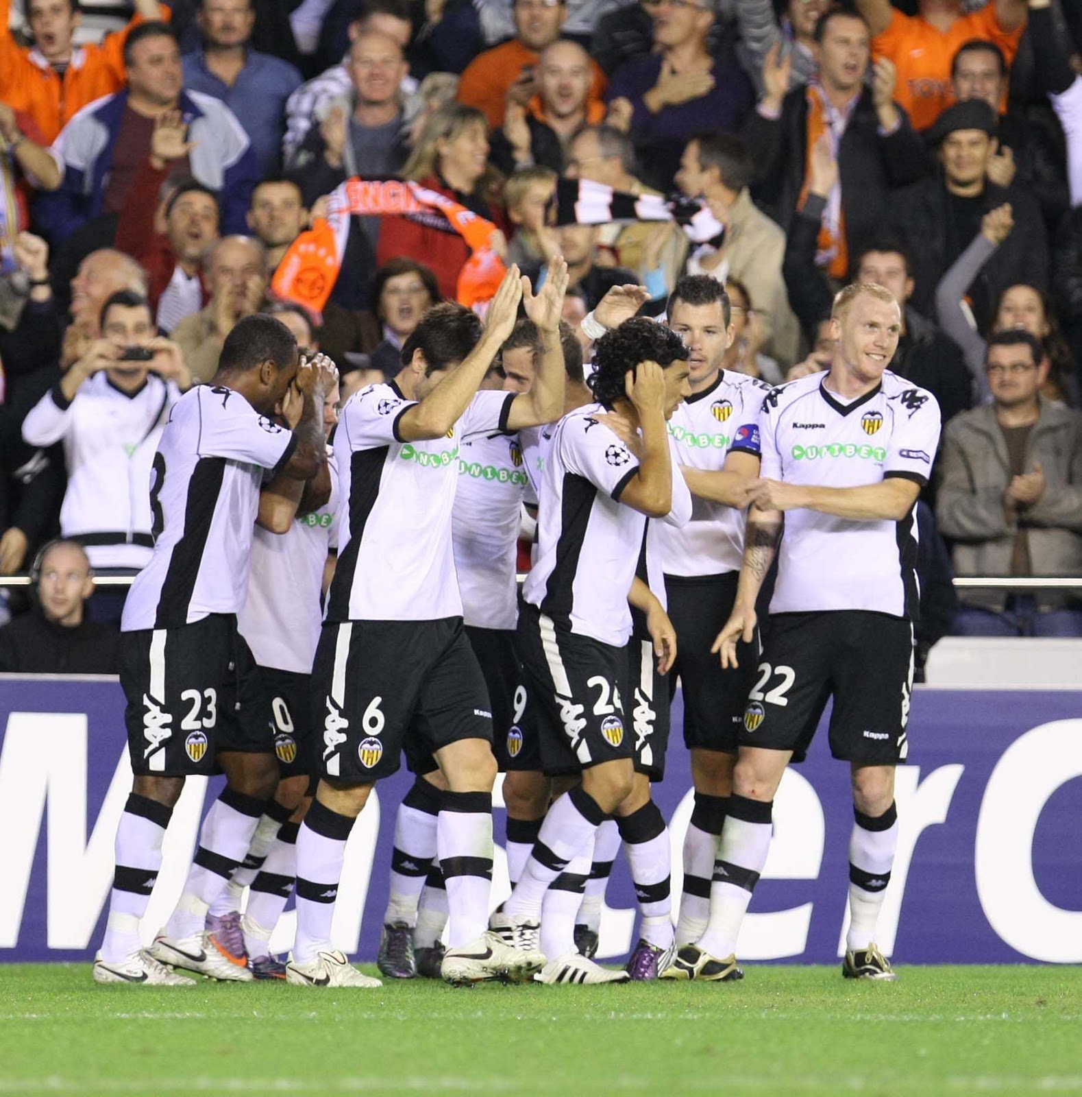 KRC Genk 0-0 Valencia (Highlight bảng E, Champions League 2011-2012) 