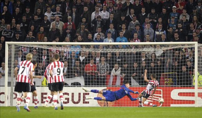 Pha cứu thua ấn tượng nhất lượt về vòng 1:8 Europa League đêm qua