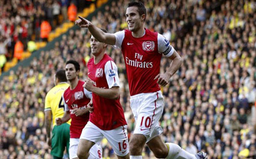 Bóng đá - NÓNG: Van Persie bị bắt gặp tìm nhà ở Manchester 
