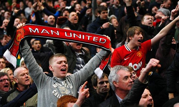 Bóng đá -  Fan Man Utd liều lĩnh chen ngang vào sự kiện của CĐV Liverpool