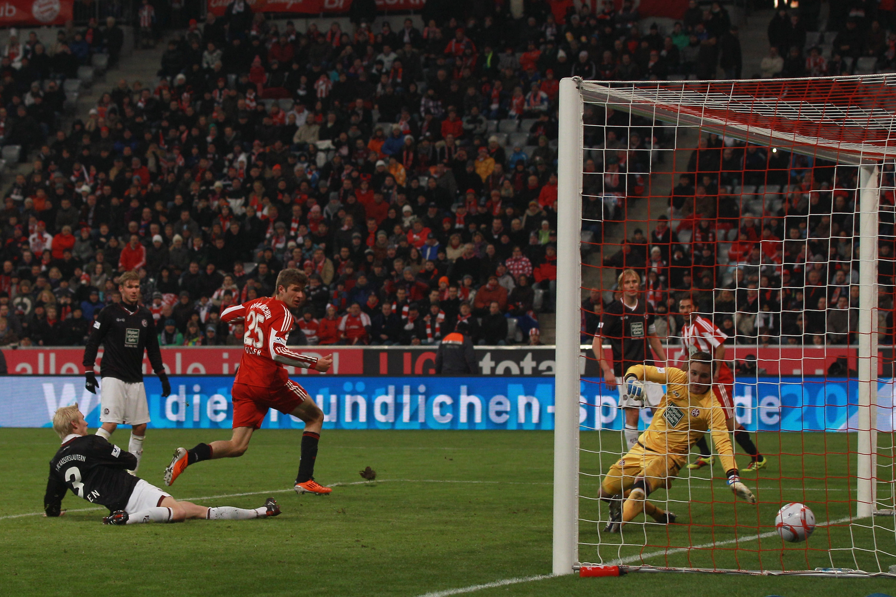 Top 5 bàn thắng đẹp nhất vòng 1 - Bundesliga mùa giải 2011/12