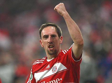 Pha ghi bàn cực 'dị' của Ribéry dẫn đầu 5 bàn thắng đẹp nhất Bundesliga vòng 5