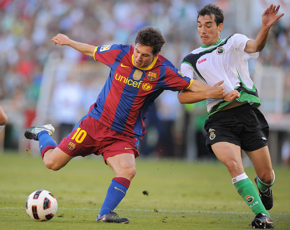 Pha bóng siêu kỹ thuật của Messi trong trận đấu với Racing