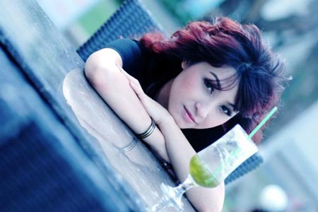 Xôn xao clip Vĩnh Thuyên Kim đại diện Việt Nam hát tại Hàn Quốc	
