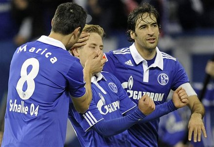 Schalke 4-0 Nurnberg (Highlight vòng 13, Bundesliga 2011-2012)