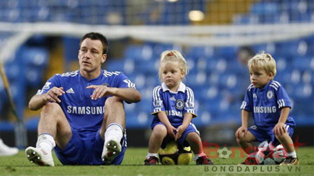 Bóng đá - Terry khó xử khi các con là fan của... Messi!