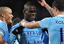 Balotelli thể hiện tình yêu lãng mạn trên sân cỏ: Raffaella, anh yêu em!