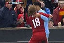 Kuyt vs Lescott: Xem ai trâu hơn nào...
