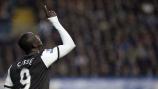 Papis Cisse và siêu phẩm lá vàng rơi như trong trò chơi điện tử