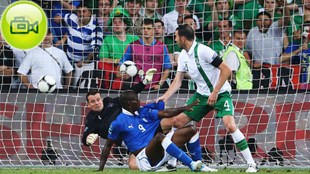 Bóng đá - VIDEO: "Bé hư" Balotelli lập đại công với cú volley đẹp mắt