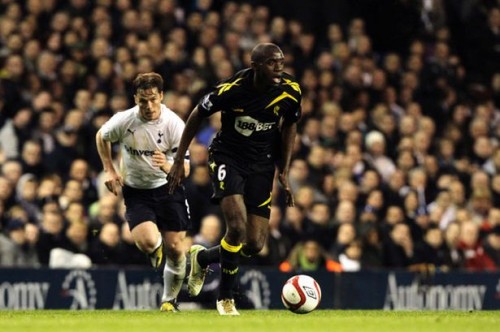 Tình trạng sức khỏe của Muamba, tiền vệ CLB Bolton đang hồi phục khá tốt