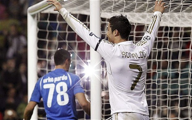 Top 10 bàn thắng đẹp nhất UEFA Champions League 2011-12