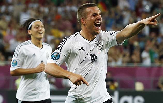 Podolski nã đại bác ở cự ly gần Mỗi ngày một siêu phẩm EURO