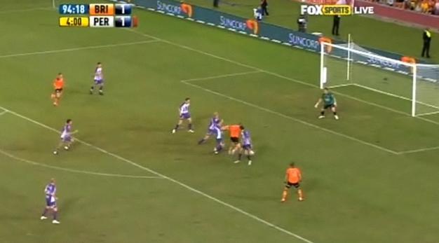 Quả penalty điên rồ quyết định chức vô địch
