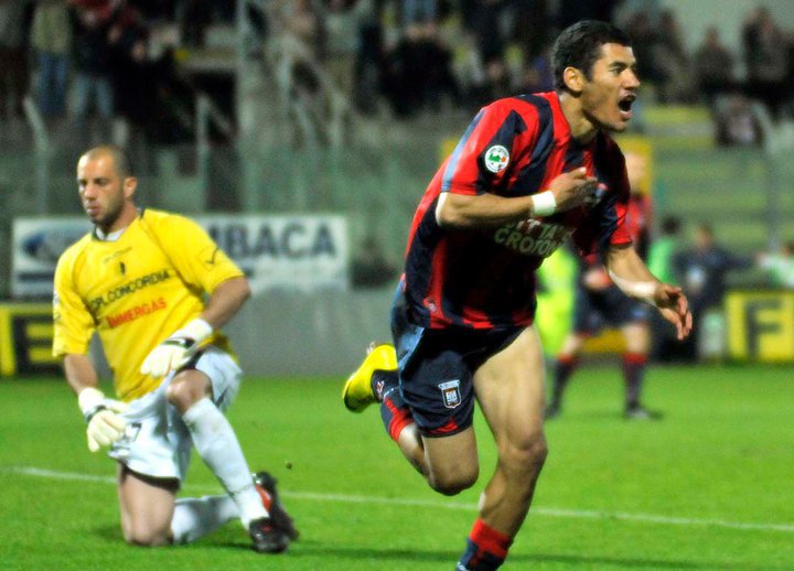 Bóng đá -  	01:45, ngày 26/09 Ternana - Crotone