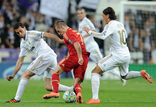 Real Madrid 2-1 Bayern Munich Highlight bán kết lượt về Champions League 2011-12