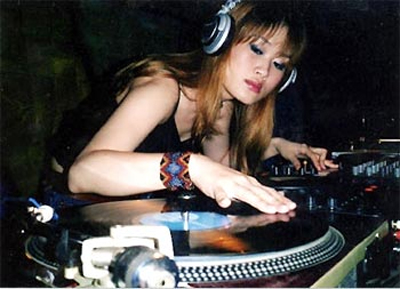 DJ tài sắc Mỹ Quyên đột tử ở tuổi 30 